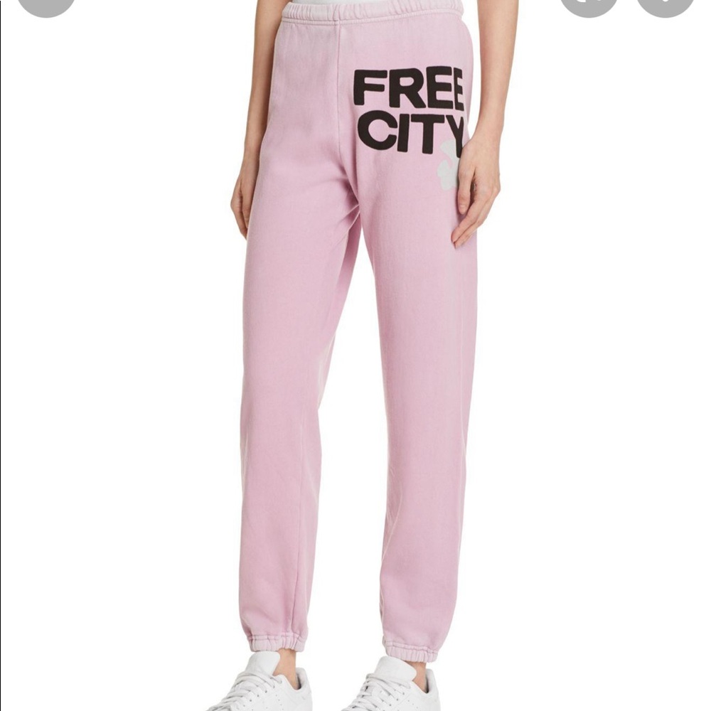 FREE CITY SWEATS
